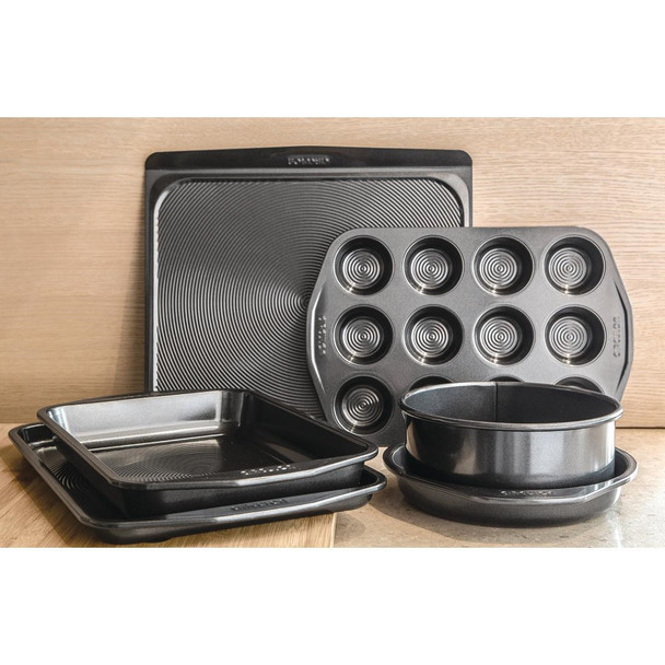 Circulon Square Cake Tin 290mm with other cake molders.