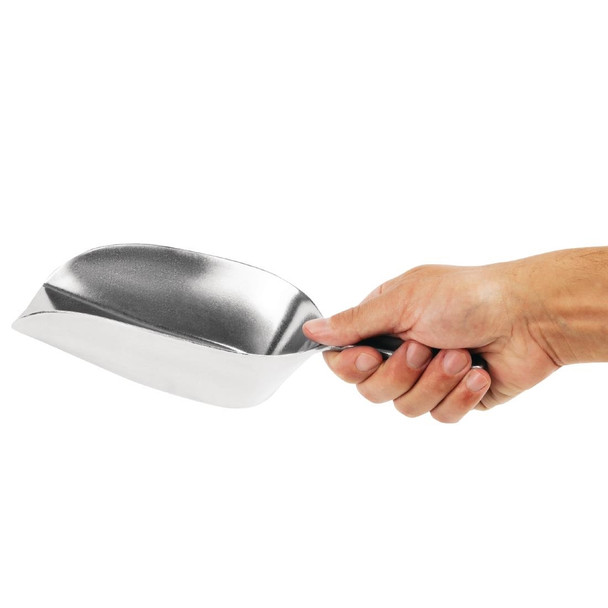 Vogue Aluminium Scoop 455ml in hand.