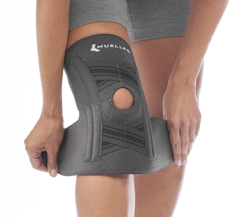 MUELLER Sports Medicine Comfort Plus Self Adjusting Knee Stabilizer, Knee Pain Relief Support for Men and Women, Ideal for Arthritis, Sprains, Black, Large/X-Large