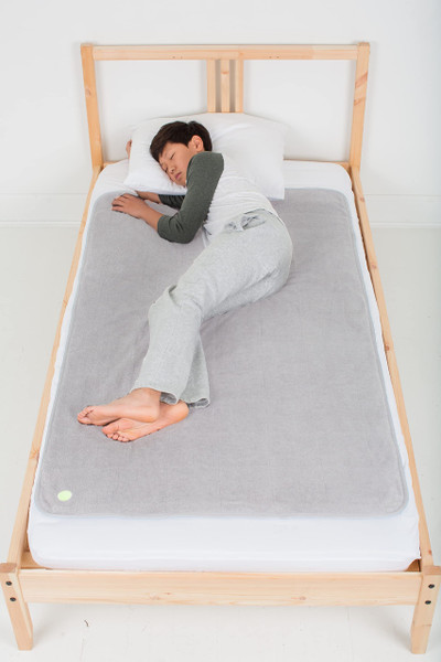 PeapodMats Bedwetting & Incontinence Waterproof Bed Mat - Reusable Underpad. Secure Placement & Breathable. Washable. Enviro Friendly 3x5 (Light Gray) Mattress Protector & Pee Pad for Kids & Adults