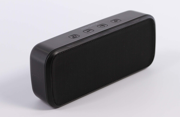 Insignia Portable Bluetooth Stereo Speaker (NS-CSPBTHOL16-BK) Black - New Insignia Portable Bluetooth Stereo Speaker (NS-CSPBTHOL16-BK) Black - New