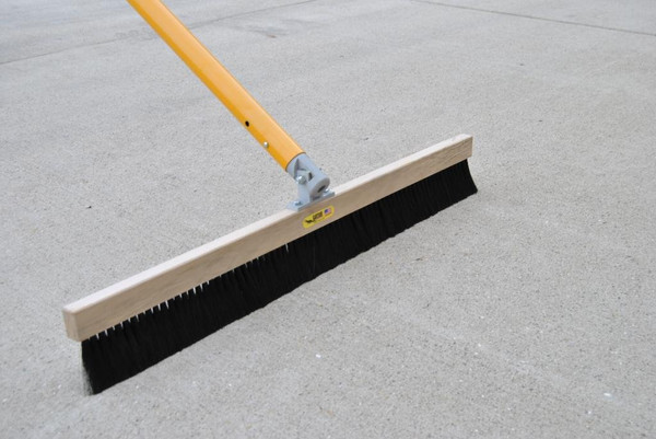 Gator Tool Concrete Broom Coarse .022” Poly 36" (w/Automatic Swivel Bracket)