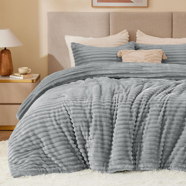 BEDELITE Fleece King Comforter Set -Super Soft & Warm Fluffy Light Grey Bedding, Luxury Fuzzy Heavy Bed Set for Winter with 2 Pillow Cases