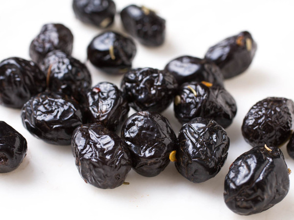 Dry Oil Cured Black Olives - 1 lb