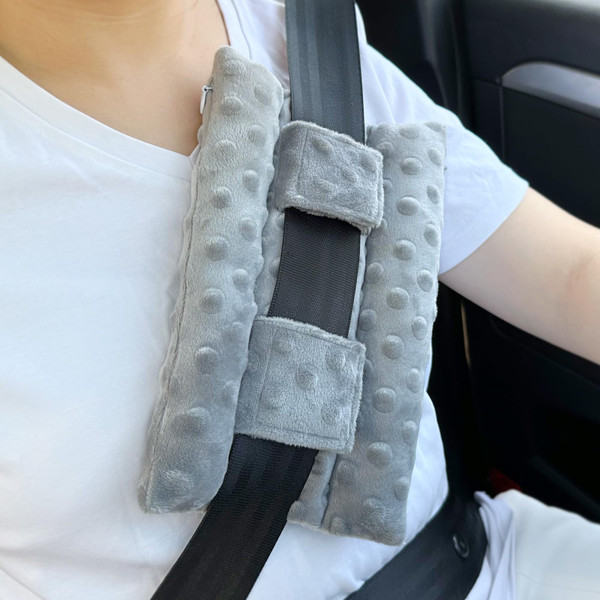 BNRendles Chemo Port Pillows for Patients Seatbelt, Chemo Port Protector Pacemaker Seat Belt Cushion, Chemotherapy Must Haves Chemo Gifts Men Women Cancer, Minky Dot Gray
