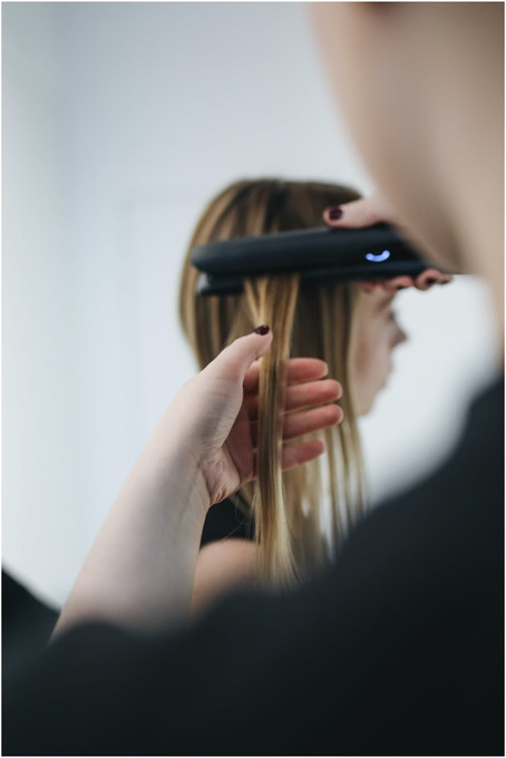 Por qué una plancha para cabello largo y grueso se convertirá en la mejor herramienta en su arsenal de peluquería