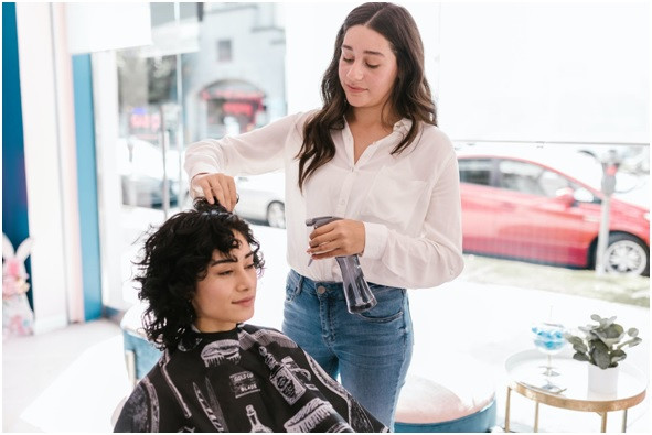 ¿Cuáles son los mejores productos de peinado para cabello rizado?