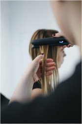 Por qué una plancha para cabello largo y grueso se convertirá en la mejor herramienta en su arsenal de peluquería