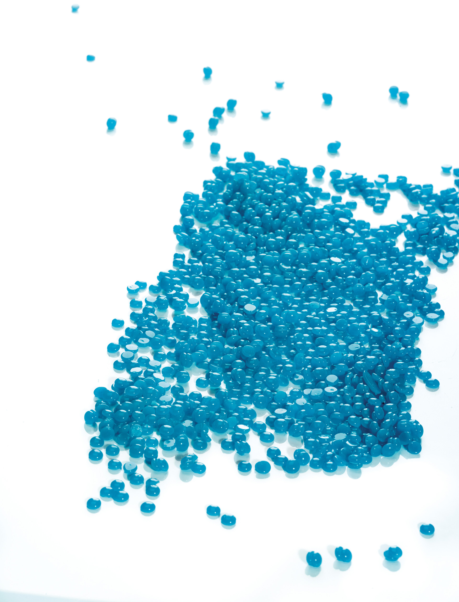 SATIN SMOOTH PEBBLE WAX TITANIUM BLUE THIN-FILM  HARD WAX 35 OZ