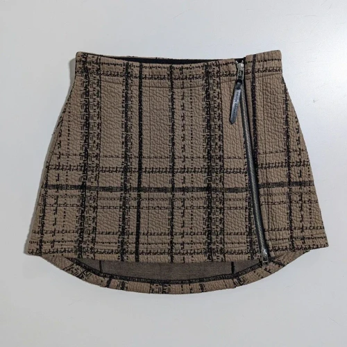 Taupe Black