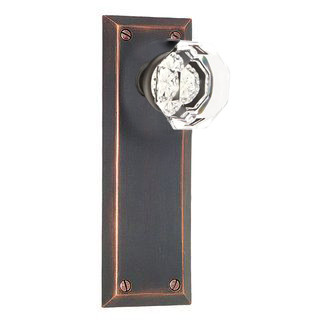 EMTEK QUINCY PRIVACY SET WITH OLD TOWN CLEAR KNOB IN OIL-RUBBED BRONZE