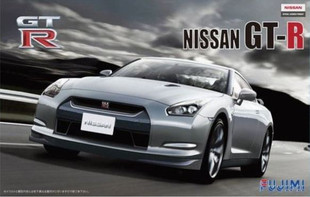 Fujimi 1/24 Nissan GT-R R35 w/ Enigne (Model Car Kit)