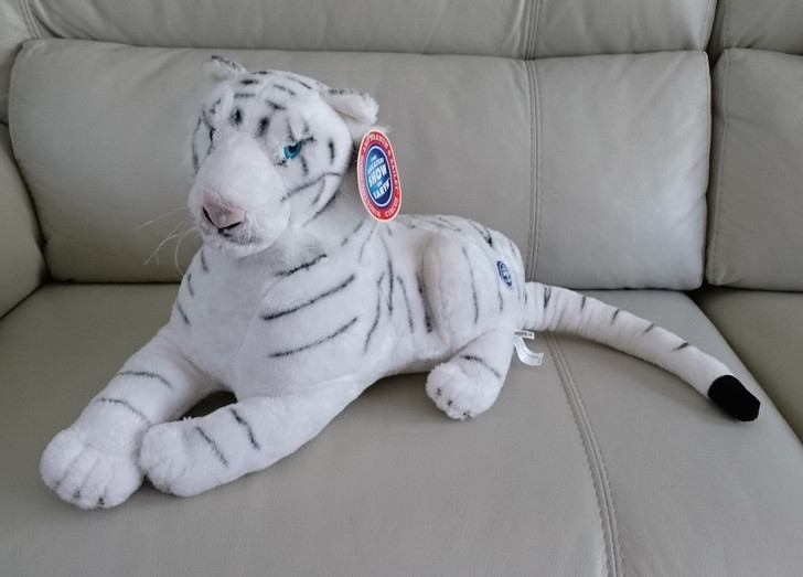 Tiger - Stuffed Animal White Siberian Tiger with Tags - Ringling Bros. - Plush - 16" - Pre-Owned