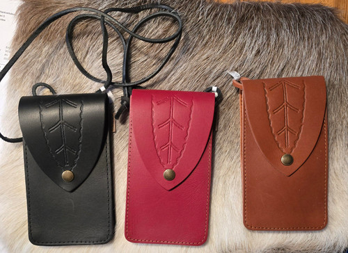 Halsväska i naturgarvat läder Halsväska i naturgarvat läder