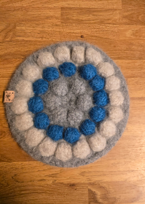 Större tovat grytunderlägg