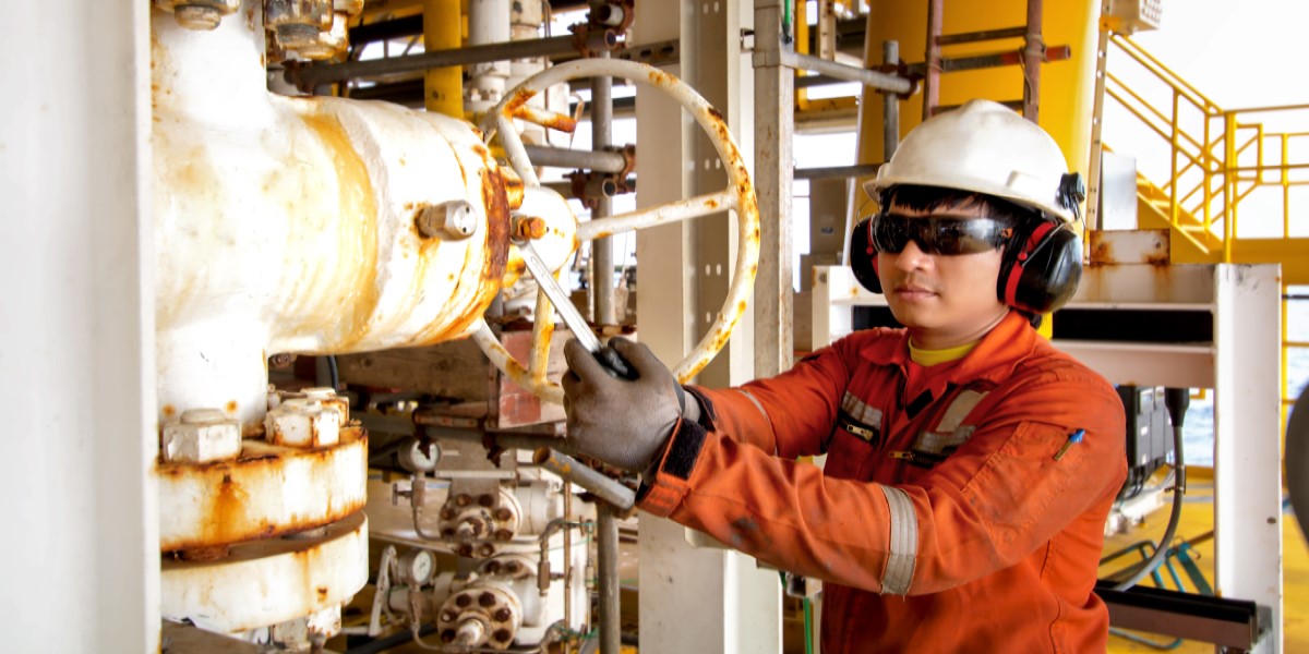 resized-oil-marine-695480701.jpg