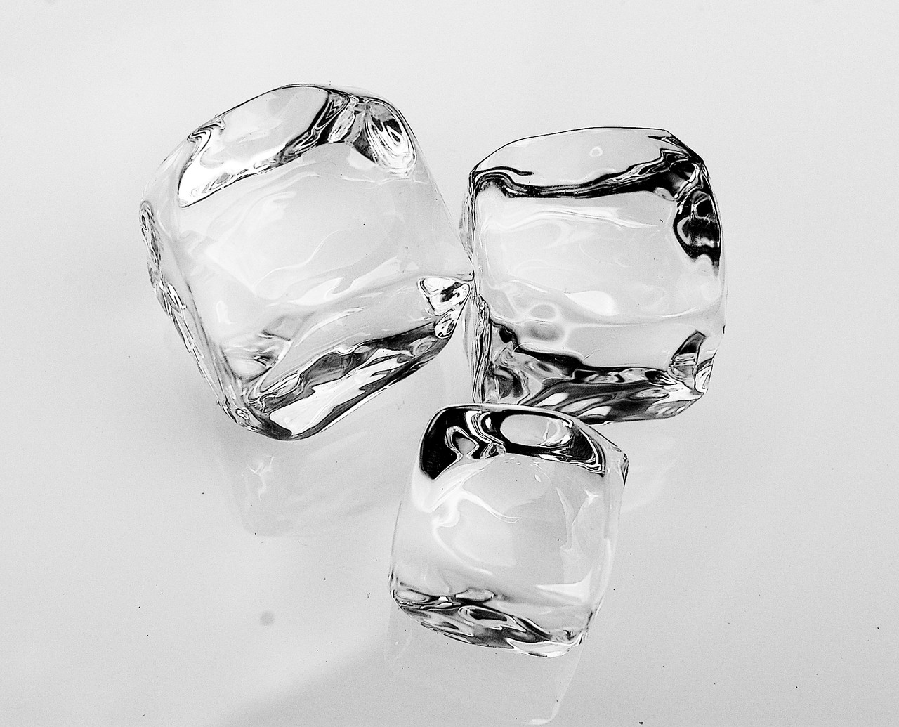 TRENGOVE Standard Ice Cube - Small (1 Piece) 1" TRENGOVE Standard Ice Cube - Small (1 Piece) 1"