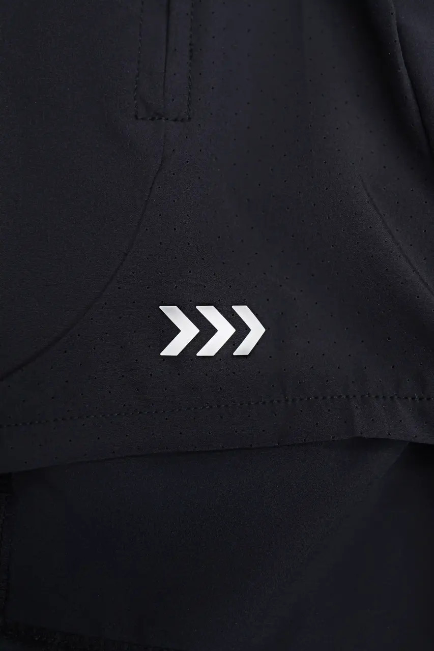 Schwarze Sportshorts für Damen mit Bomber-Logo am Saum