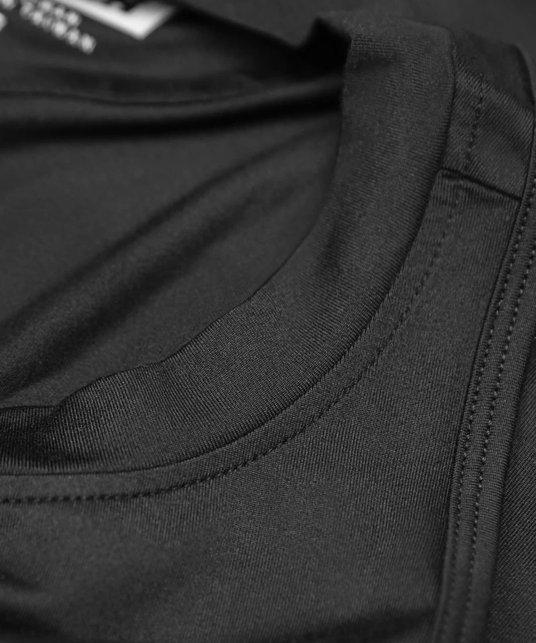 Accelerate Tank Black uwomen