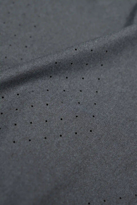 T-shirt Launch noir chiné, avec détails en tissu perforé respirant