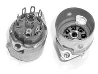 7 Pin Miniature Tube Socket - Mica - Saddle Mount w/Shield Base & Center Post (Item: SKT-7-M2)