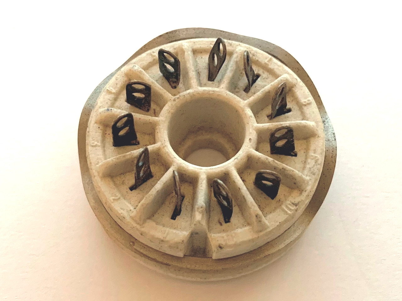 11 pin Amphenol Steatite Socket w/Retainer (Item: NOS-SKT-57)