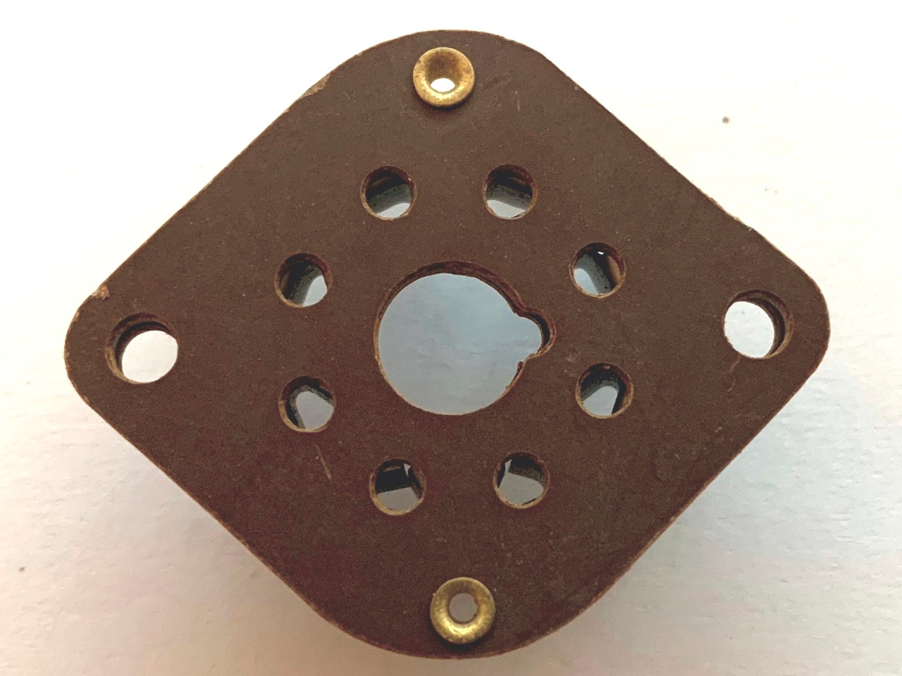 8 Pin "Octal" Wafer Phenolic Socket (Item: NOS-SKT-67)