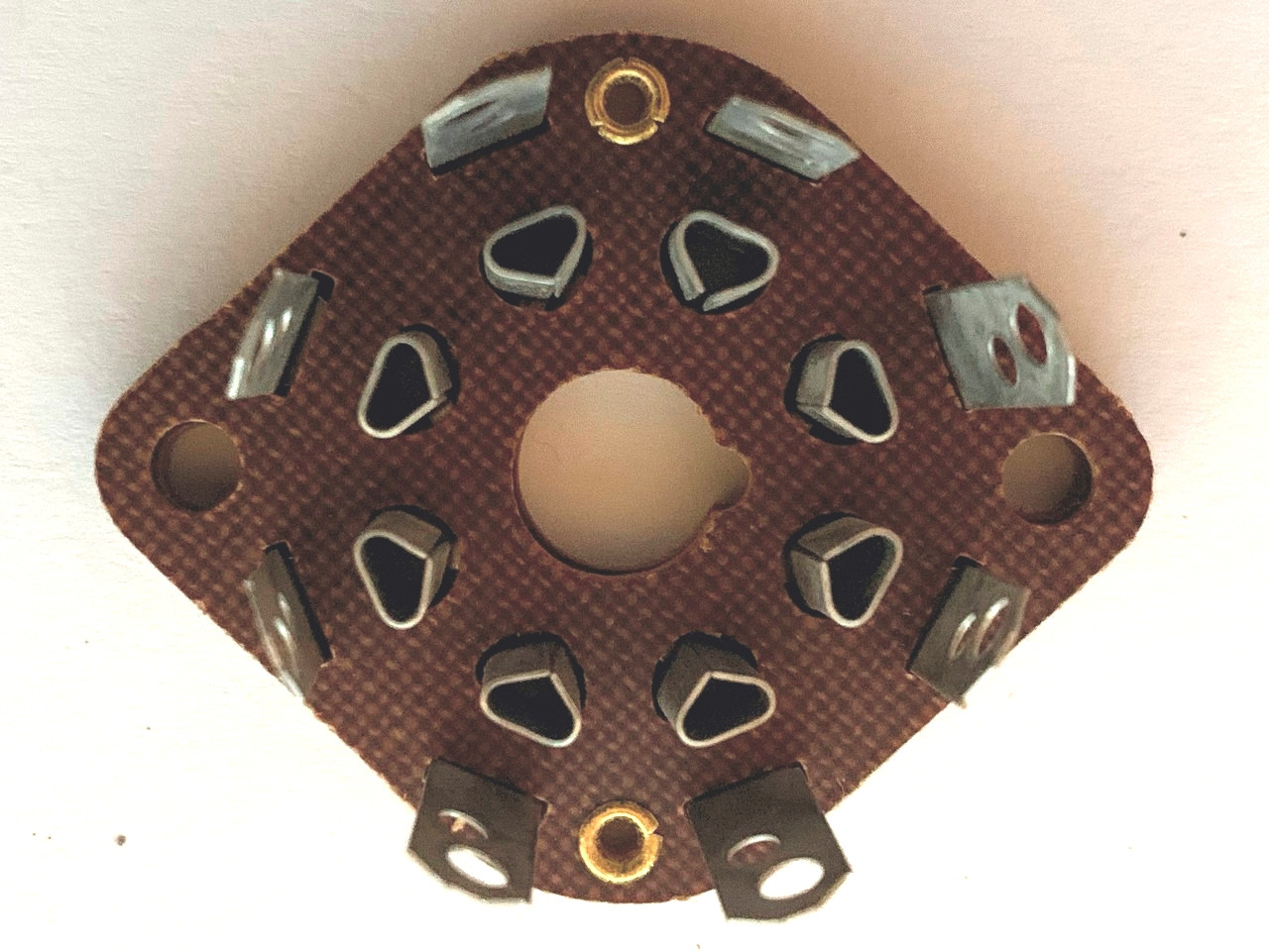 8 Pin "Octal" Wafer Phenolic Socket (Item: NOS-SKT-67)