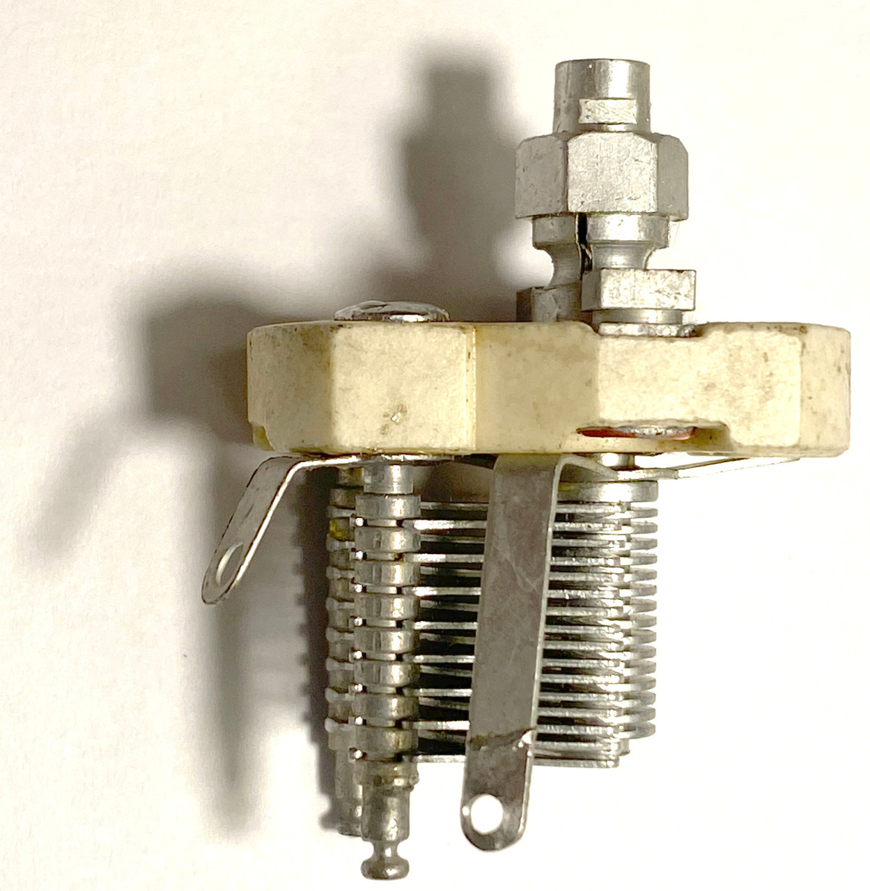 Variable Capacitor-"APC" Style-60pf (Item: C-APC60L)