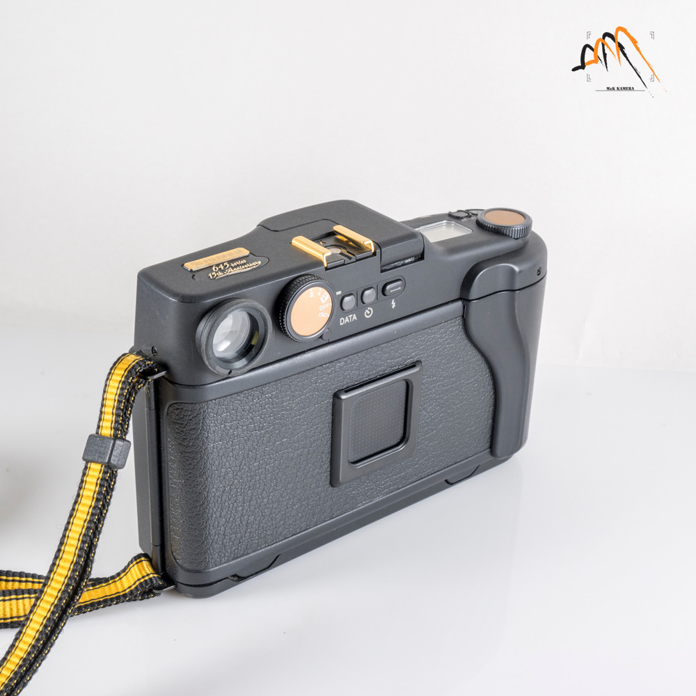 Fuji GA645Wi Professional 45/4.0 15th Anniversary Medium Format