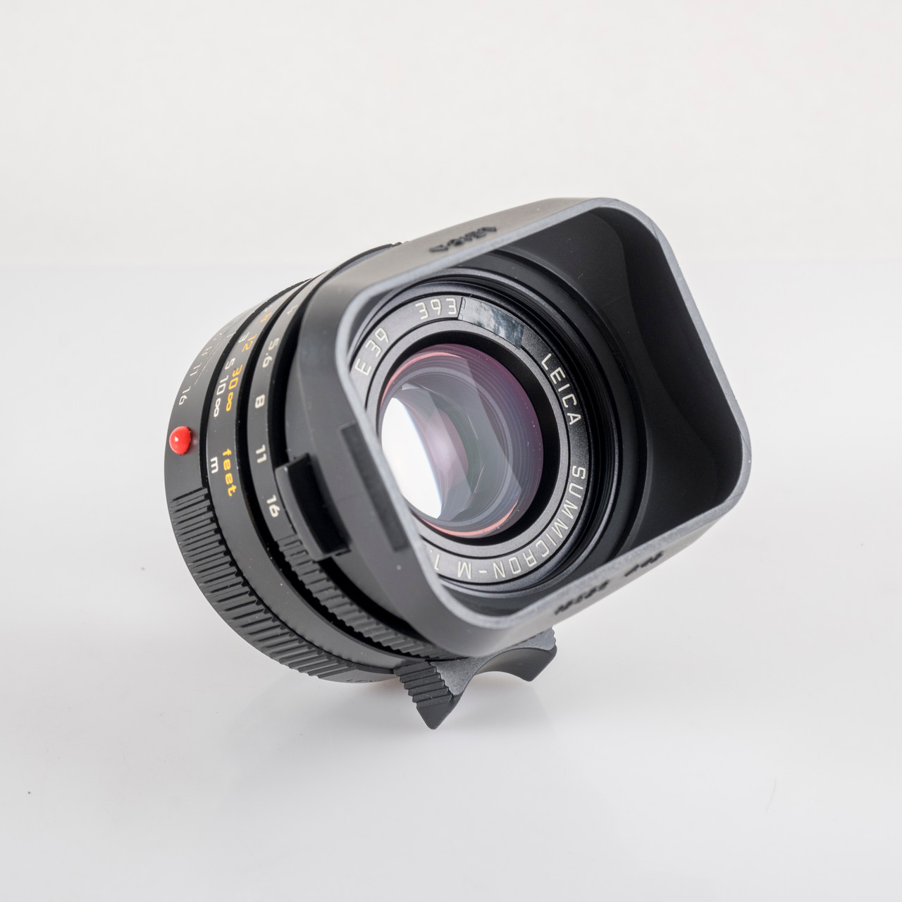 Leica Summicron-M 35mm F/2.0 ASPH/ 11879 Black Lens Yr.2001