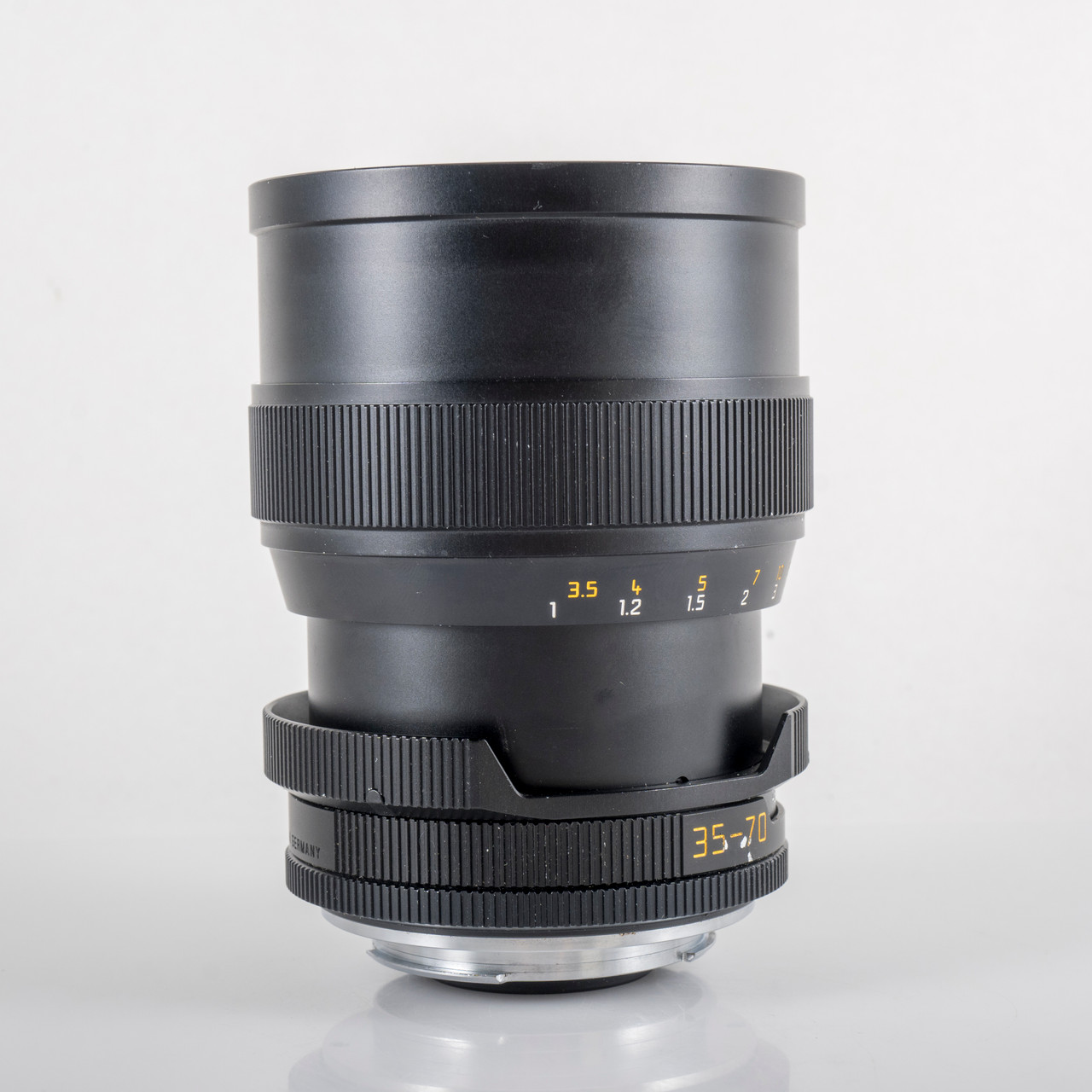Leica Vario-Elmar-R 35-70mm F/3.5 E67 11248 Lens Yr.1993 Germany