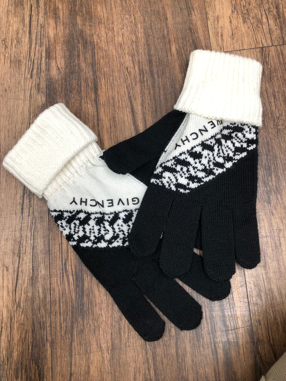 Used Givenchy Mens Knit Gloves M