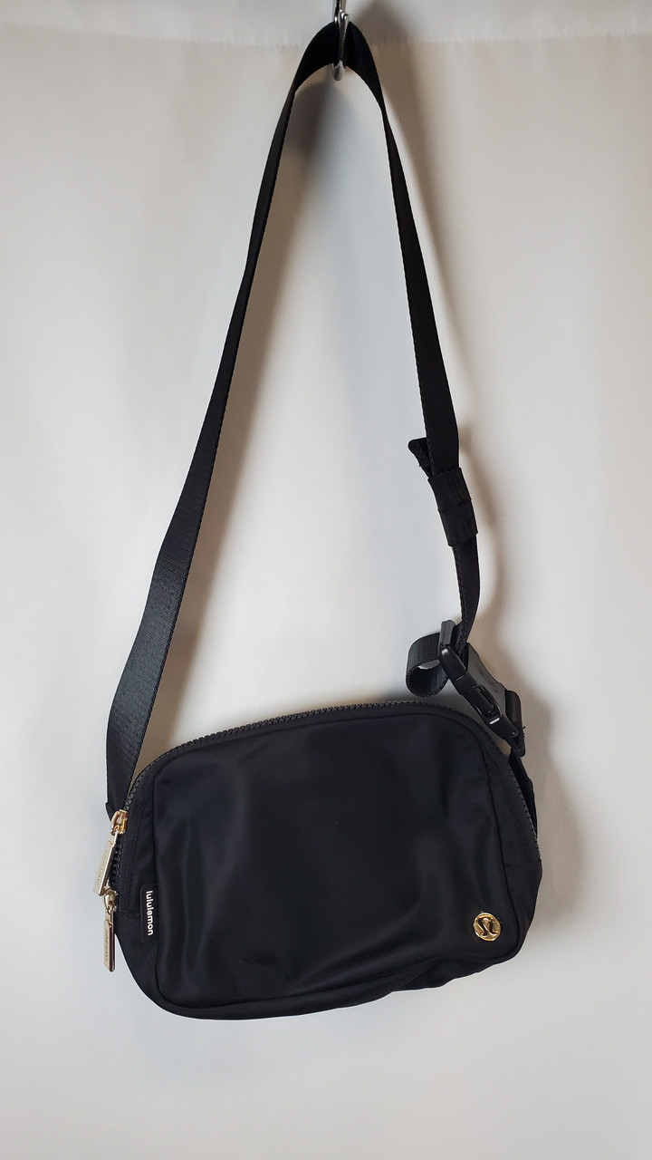 lululemon small black bag Disney x lululemon Everywhere Belt 1L Mickey in Motion Graphic Size: One Size strap Length When Fully Extended Used Lululemon Athletica Small Handbag