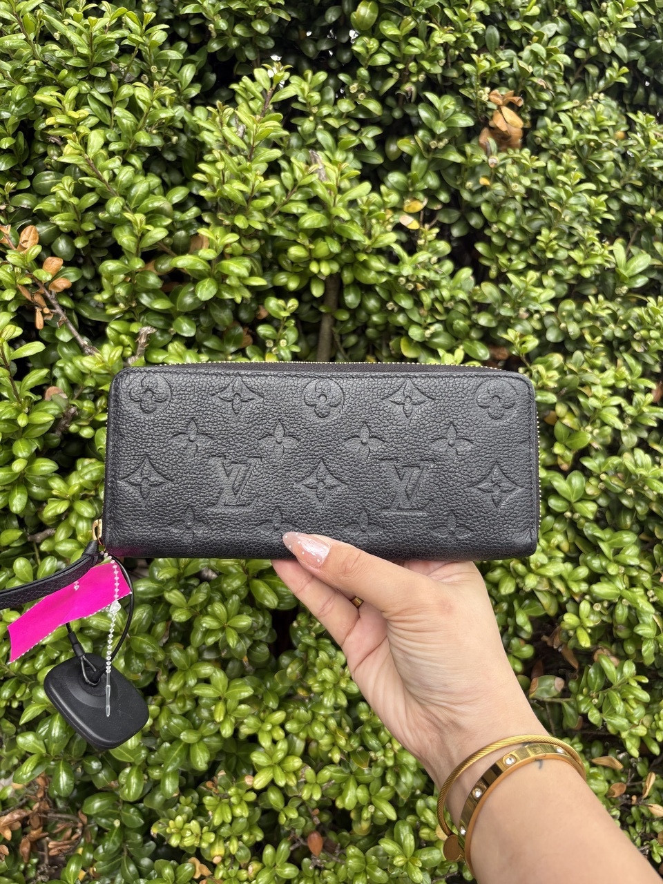 Used Louis Vuitton Zippy Wallet