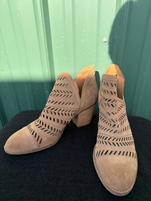 Vist Large View of Product Image Which is Used Frye Low Heels 9