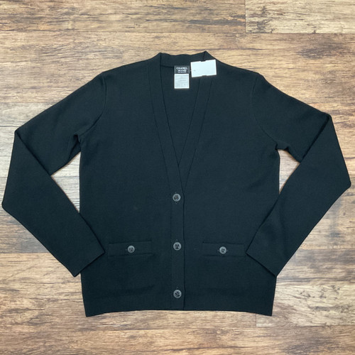 Vist Large View of Product Image Which is Used Chanel Lightweight Sweater M-8/10