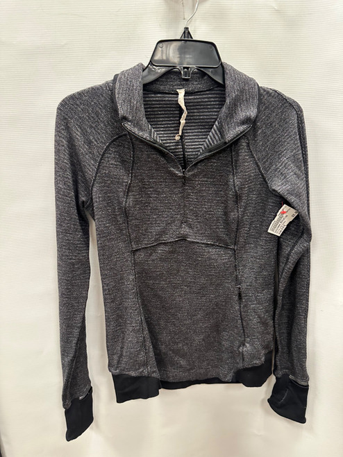 Vist Large View of Product Image Which is Used Lululemon Athletica Active Long Sleeve S-4/6
