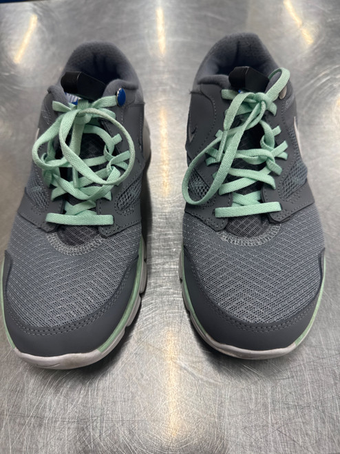Vist Large View of Product Image Which is Used Grey Nike Performance Shoes 7.5