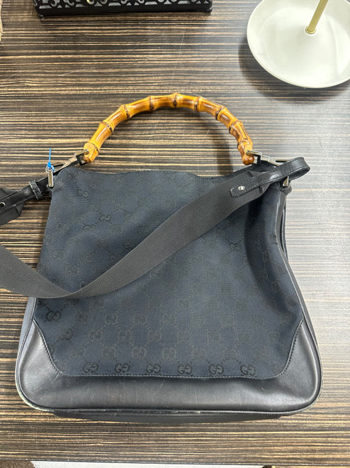 Vist Large View of Product Image Which is Used Gucci Small Handbag