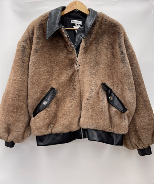 Vist Large View of Product Image Which is Whoworewhat Short HeavyCoat S-4/6
