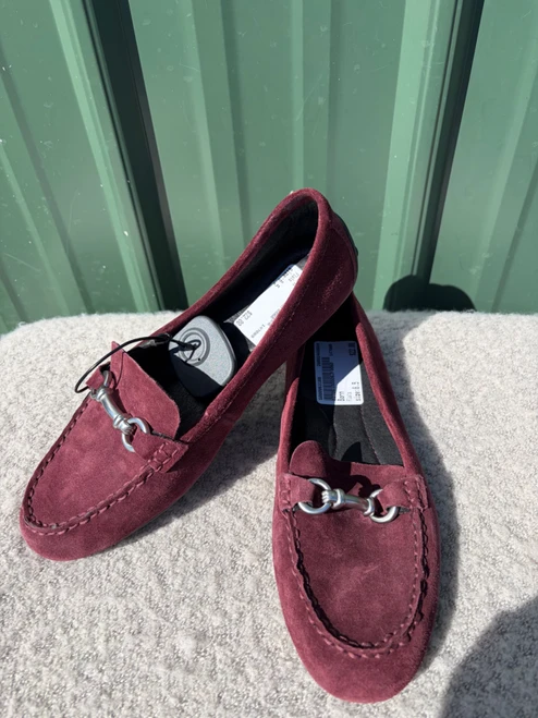 Vist Large View of Product Image Which is Used Born Flats 8.5