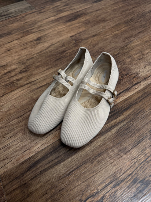Vist Large View of Product Image Which is Used Unbranded Flats 6