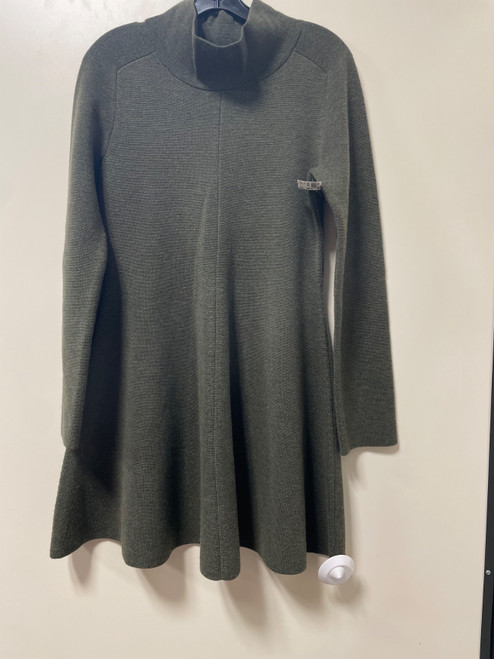 Vist Large View of Product Image Which is Used Banana Republic Short Dress B S-4/6