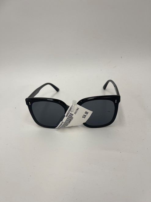 Vist Large View of Product Image Which is Used Unbranded Sunglasses