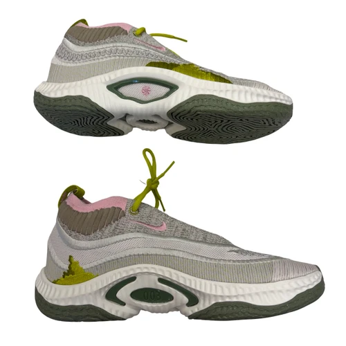 Vist Large View of Product Image Which is Used Nike Performance Shoes 10