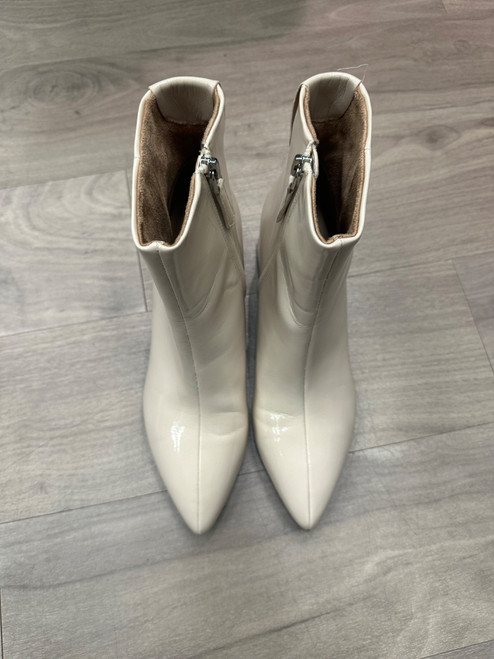 Vist Large View of Product Image Which is Used Aerosoles Ankle Boots 7.5