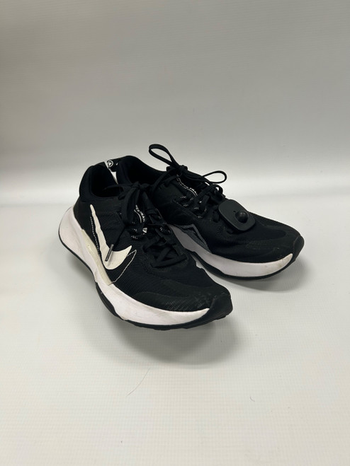 Vist Large View of Product Image Which is Used Nike Performance Shoes 8