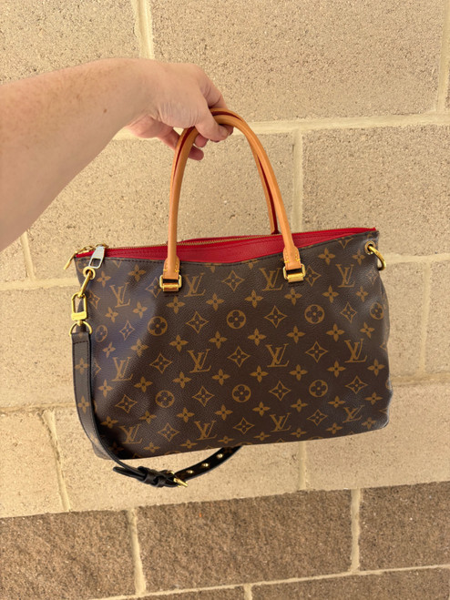 Vist Large View of Product Image Which is Used Louis Vuitton Pallas MM 