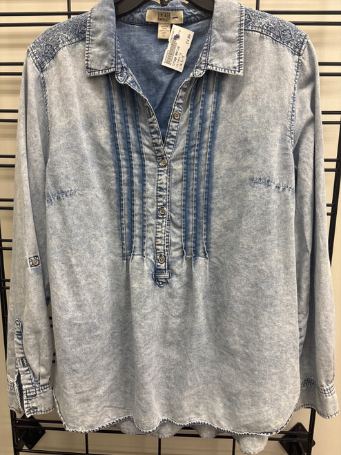 Vist Large View of Product Image Which is Used Vintage America Long Sleeve Top XL-16